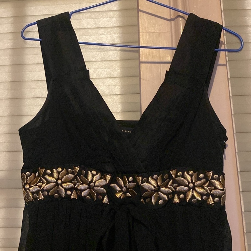 Banana Republic black dress with gold detail. Vintage. From early 2000s. - Picture 2 of 5